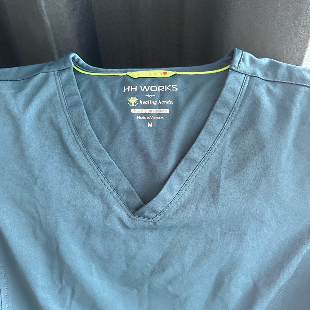 Scrub set - Picture 3 of 7